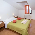 Grzin Apartament *