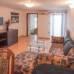 Grzin Apartament *