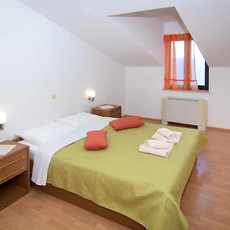 Grzin Apartment *